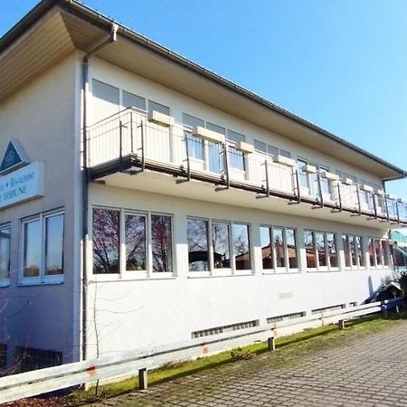 プフングシュタット Gaststaette Zur Tribueneアパートホテル エクステリア 写真